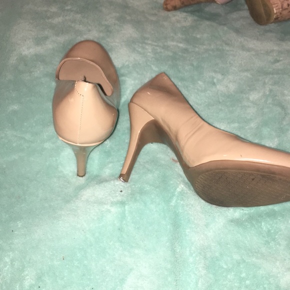 tan low heels - Picture 2 of 2